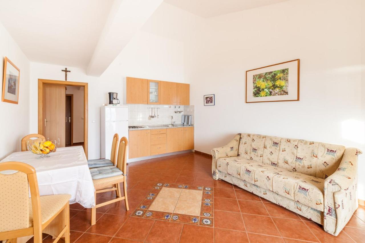 Kustići Ferienhaus Rajka מראה חיצוני תמונה